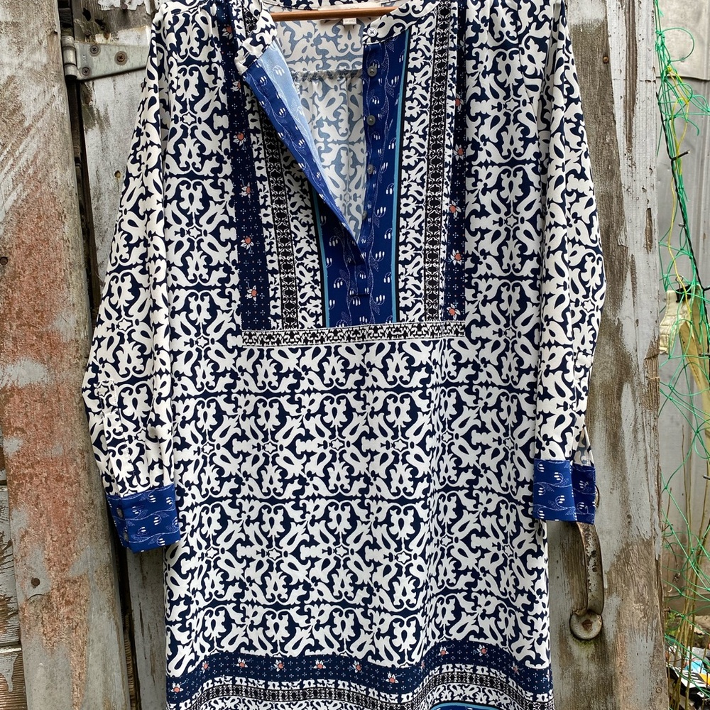 Boho fabulous Ann Taylor LOFT Tunic! Half button pullover petite size
